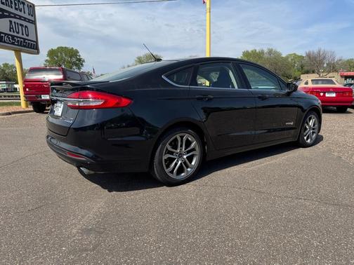 2017 Ford Fusion Hybrid SE
