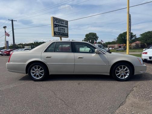 2010 Cadillac DTS Luxury