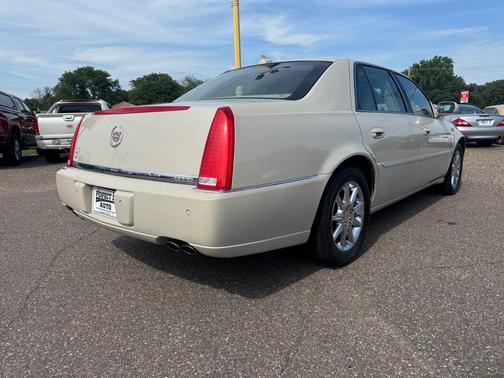 2010 Cadillac DTS Luxury