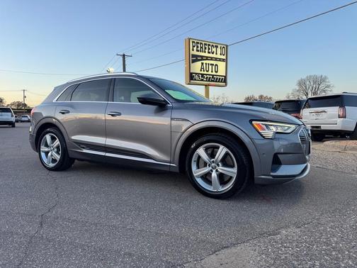 2019 Audi e-tron quattro Premium Plus