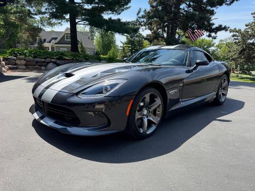 Gray 2017 Dodge Viper GTC