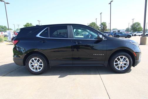 Mosaic Black Metallic 2024 Chevrolet Equinox LT