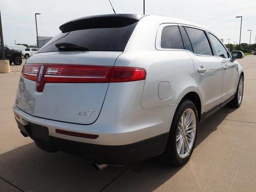 2019 Lincoln MKT Standard