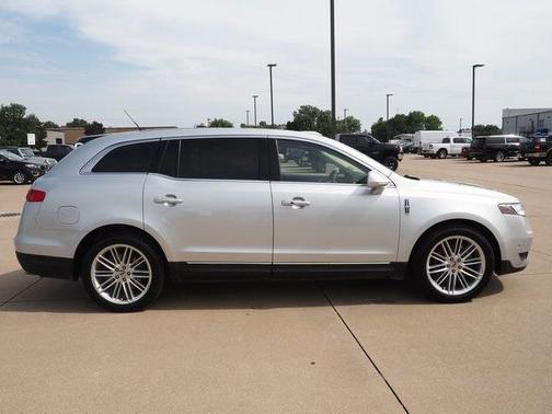 2019 Lincoln MKT Standard