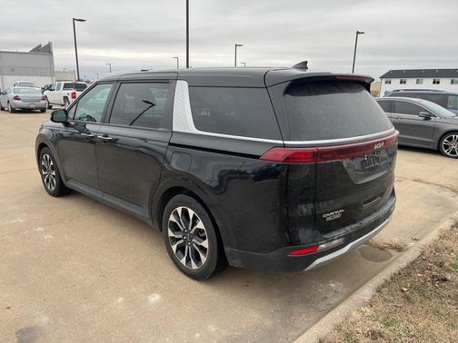 2023 Kia Carnival EX