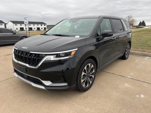 2023 Kia Carnival EX