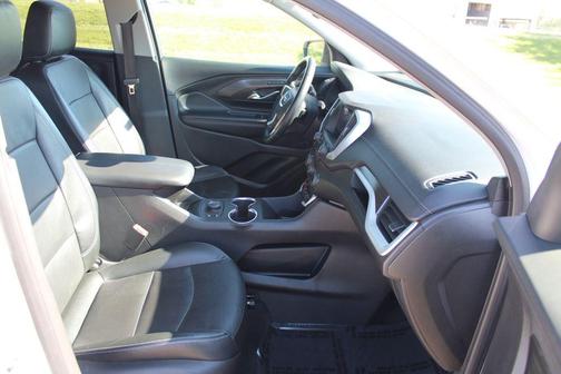 Summit White 2023 GMC Terrain SLT