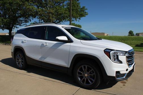 Summit White 2023 GMC Terrain SLT