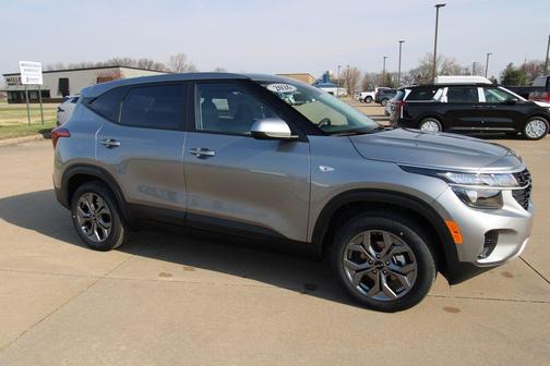 Steel Gray 2026 Kia Seltos LX