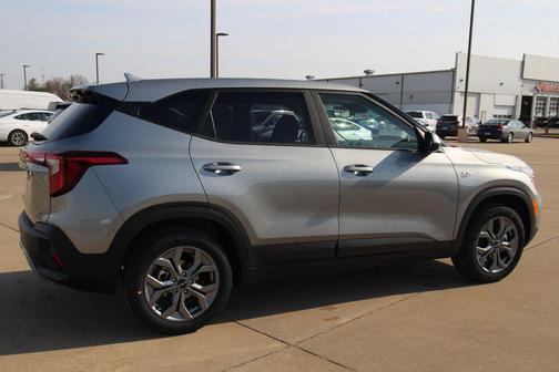 Steel Gray 2026 Kia Seltos LX