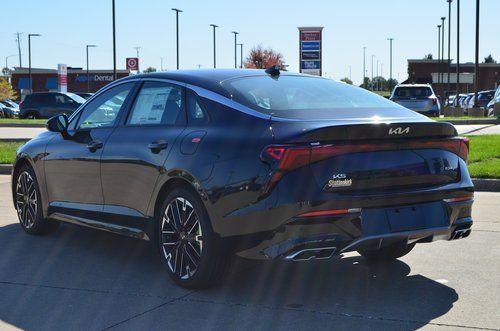 Aurora Black Pearl 2026 Kia K5 GT
