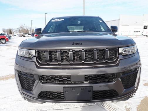 2026 Jeep Grand Cherokee Laredo