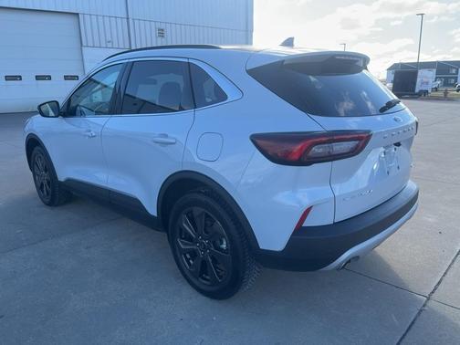 2025 Ford Escape Platinum