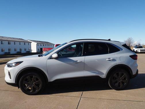 2025 Ford Escape Platinum