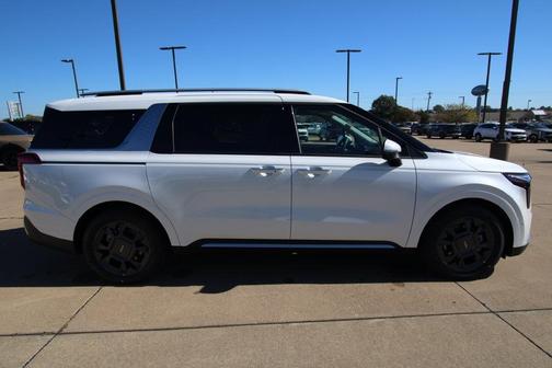 Snow White Pearl 2027 Kia Carnival SX
