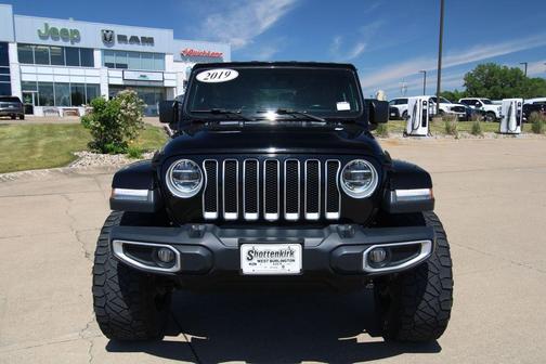 Black Clearcoat 2019 Jeep Wrangler Unlimited Sahara