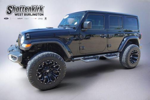 Black Clearcoat 2019 Jeep Wrangler Unlimited Sahara