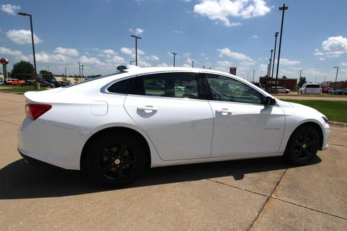 Summit White 2024 Chevrolet Malibu LT