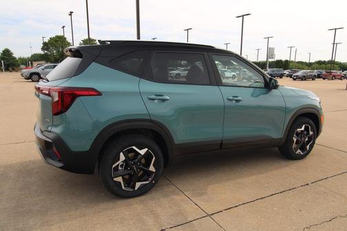 Blue / Black 2026 Kia Seltos S