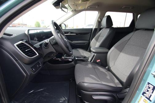 Blue / Black 2026 Kia Seltos S