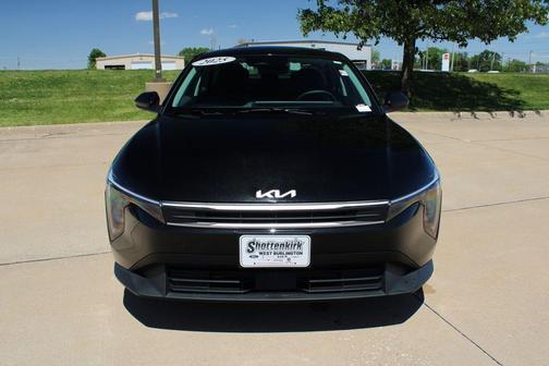 Aurora Black Pearl 2025 Kia K4