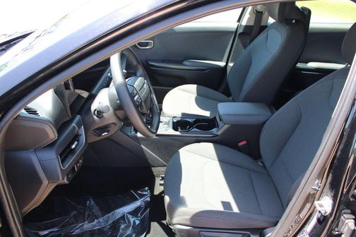 Aurora Black Pearl 2025 Kia K4