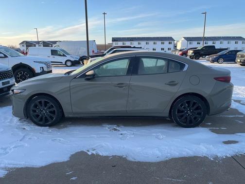 2024 Mazda Mazda3 2.5 Carbon Turbo