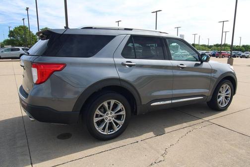 Gray Metallic 2022 Ford Explorer Limited