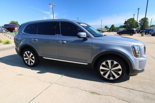 Everlasting Silver 2021 Kia Telluride EX