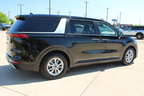 Aurora Black Pearl 2024 Kia Carnival LX