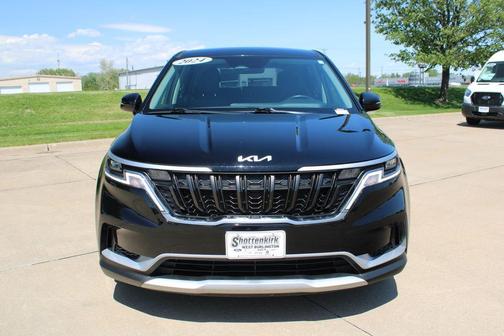 Aurora Black Pearl 2024 Kia Carnival LX