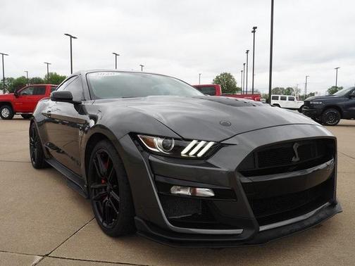 2020 Ford Shelby GT500 Base