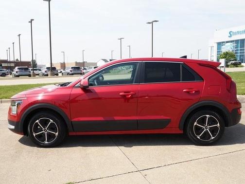 2023 Kia Niro LX