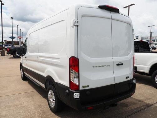 2025 Ford Transit-250 148 WB Medium Roof Cargo