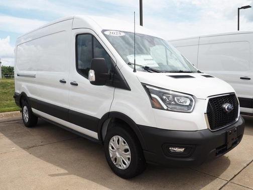 2025 Ford Transit-250 148 WB Medium Roof Cargo