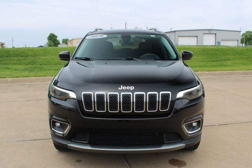 Diamond Black 2019 Jeep Cherokee Limited