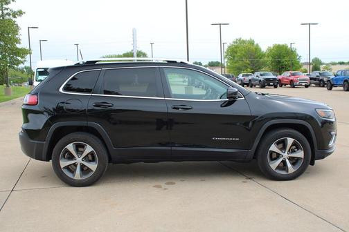 Diamond Black 2019 Jeep Cherokee Limited