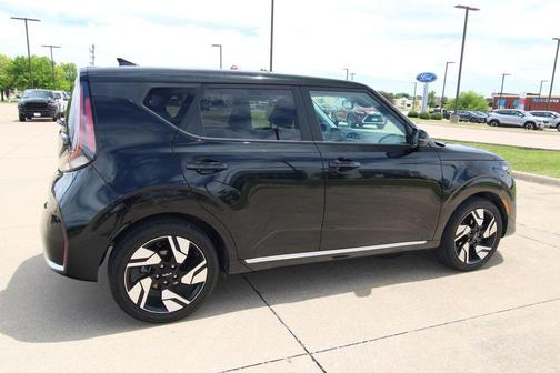 Fusion Orange 2023 Kia Soul GT-Line 2.0L