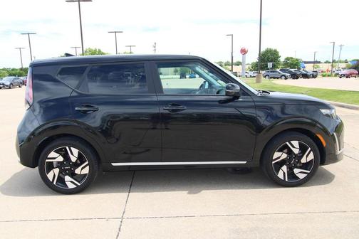 Fusion Orange 2023 Kia Soul GT-Line 2.0L