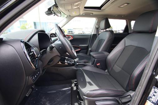 Fusion Orange 2023 Kia Soul GT-Line 2.0L