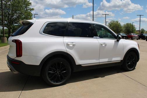 Glacial White Pearl 2022 Kia Telluride SX