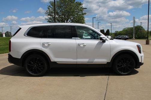 Glacial White Pearl 2022 Kia Telluride SX