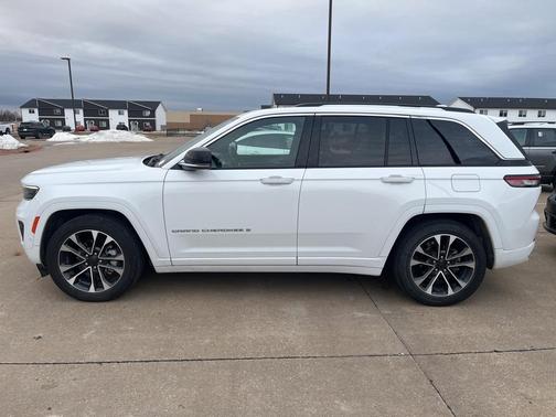 2022 Jeep Grand Cherokee Overland