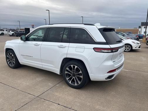 2022 Jeep Grand Cherokee Overland