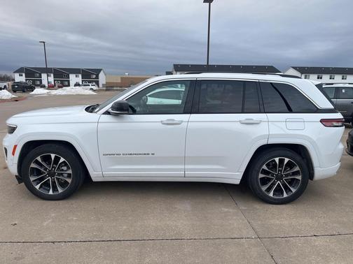 2022 Jeep Grand Cherokee Overland