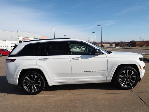 2022 Jeep Grand Cherokee Overland