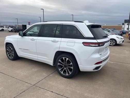 2022 Jeep Grand Cherokee Overland