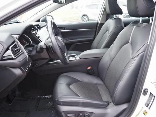 2020 Toyota Camry XSE