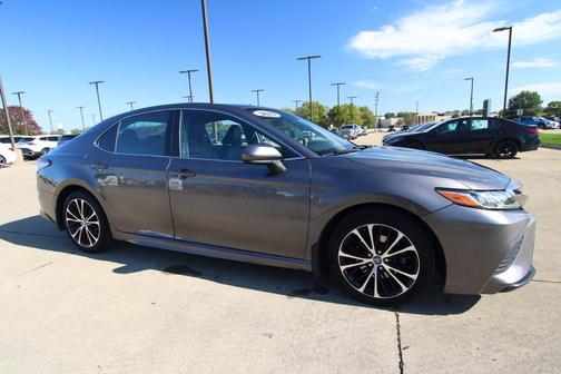 Predawn Gray Mica 2019 Toyota Camry SE
