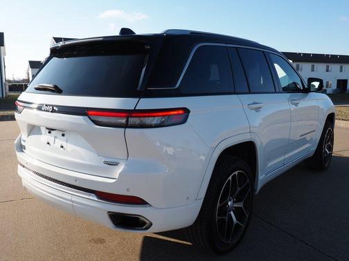 2023 Jeep Grand Cherokee 4xe Summit